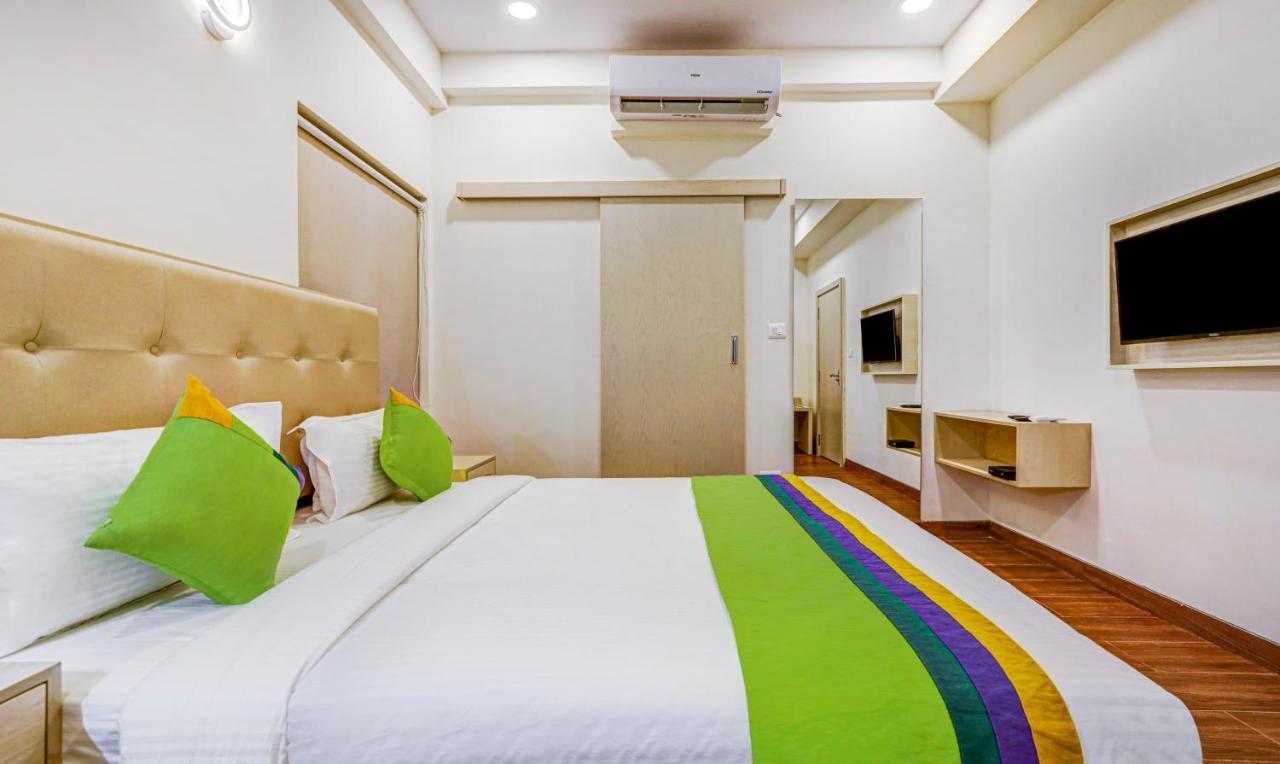 Treebo Galaxy Suites Mathikere 班加罗尔 外观 照片