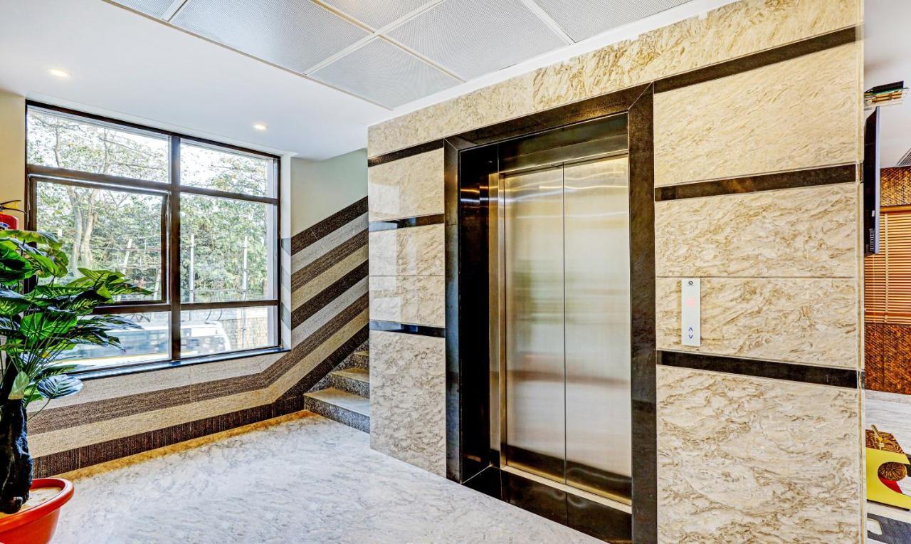 Treebo Galaxy Suites Mathikere 班加罗尔 外观 照片