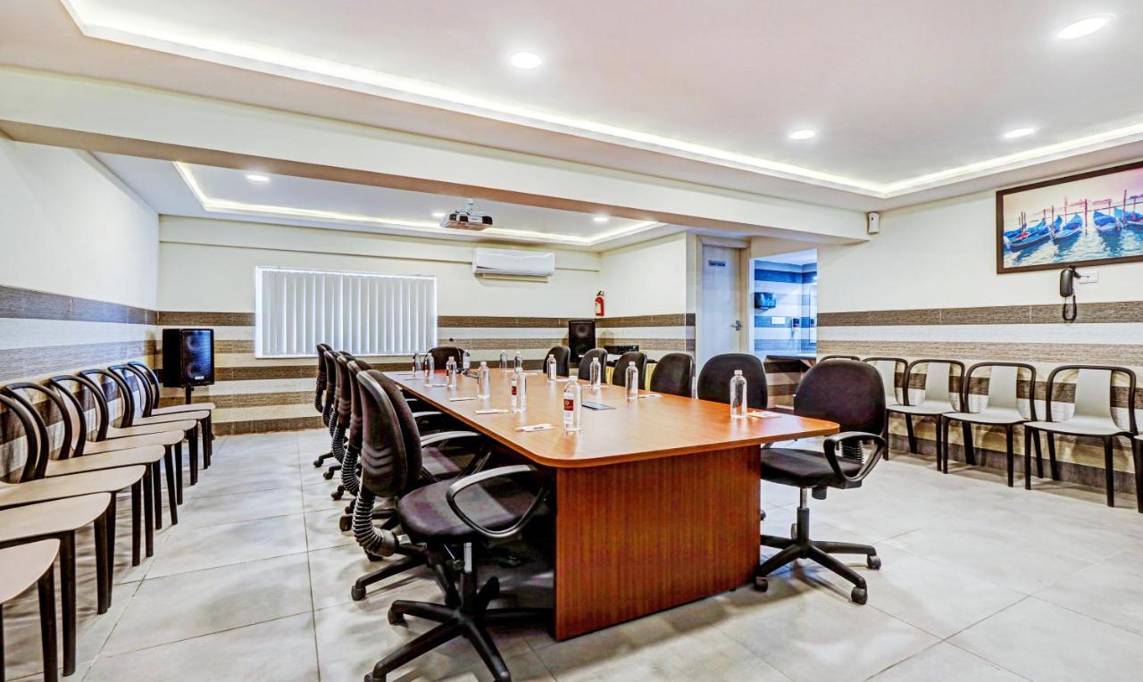 Treebo Galaxy Suites Mathikere 班加罗尔 外观 照片