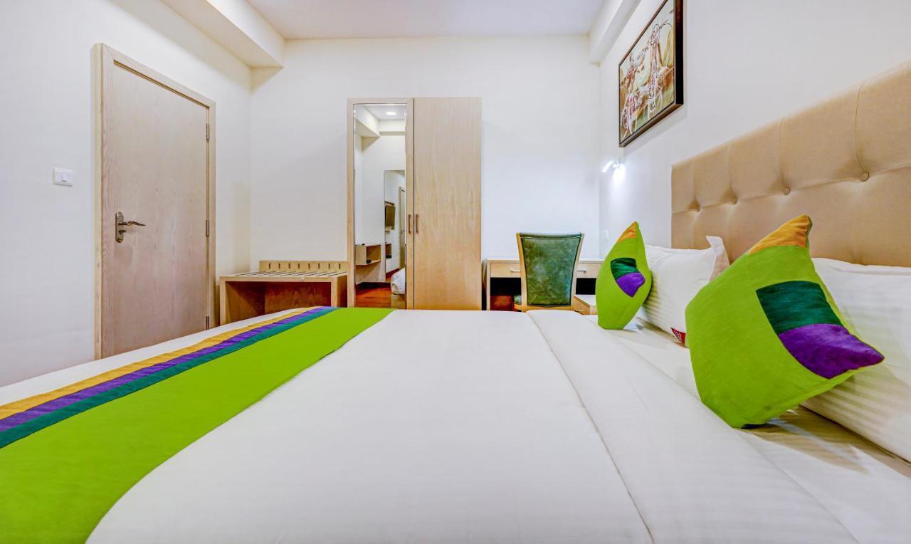 Treebo Galaxy Suites Mathikere 班加罗尔 外观 照片
