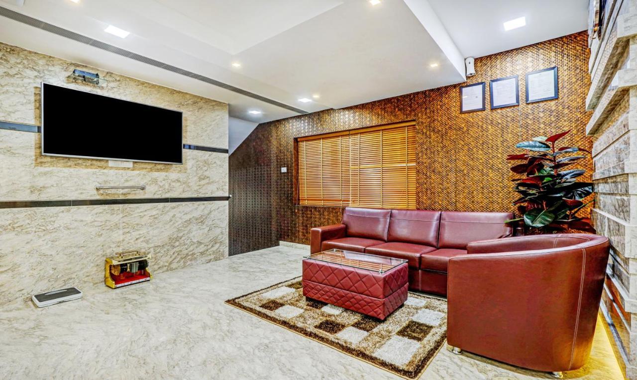 Treebo Galaxy Suites Mathikere 班加罗尔 外观 照片