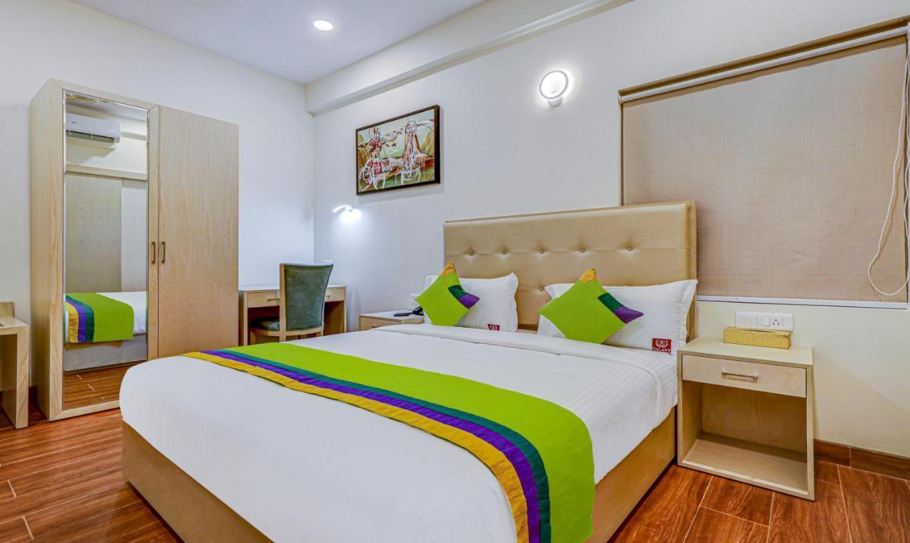 Treebo Galaxy Suites Mathikere 班加罗尔 外观 照片