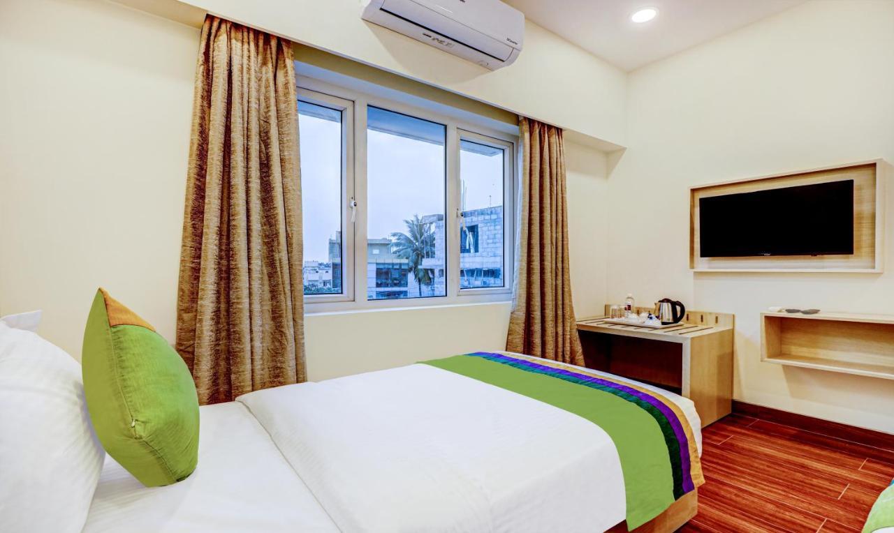 Treebo Galaxy Suites Mathikere 班加罗尔 外观 照片