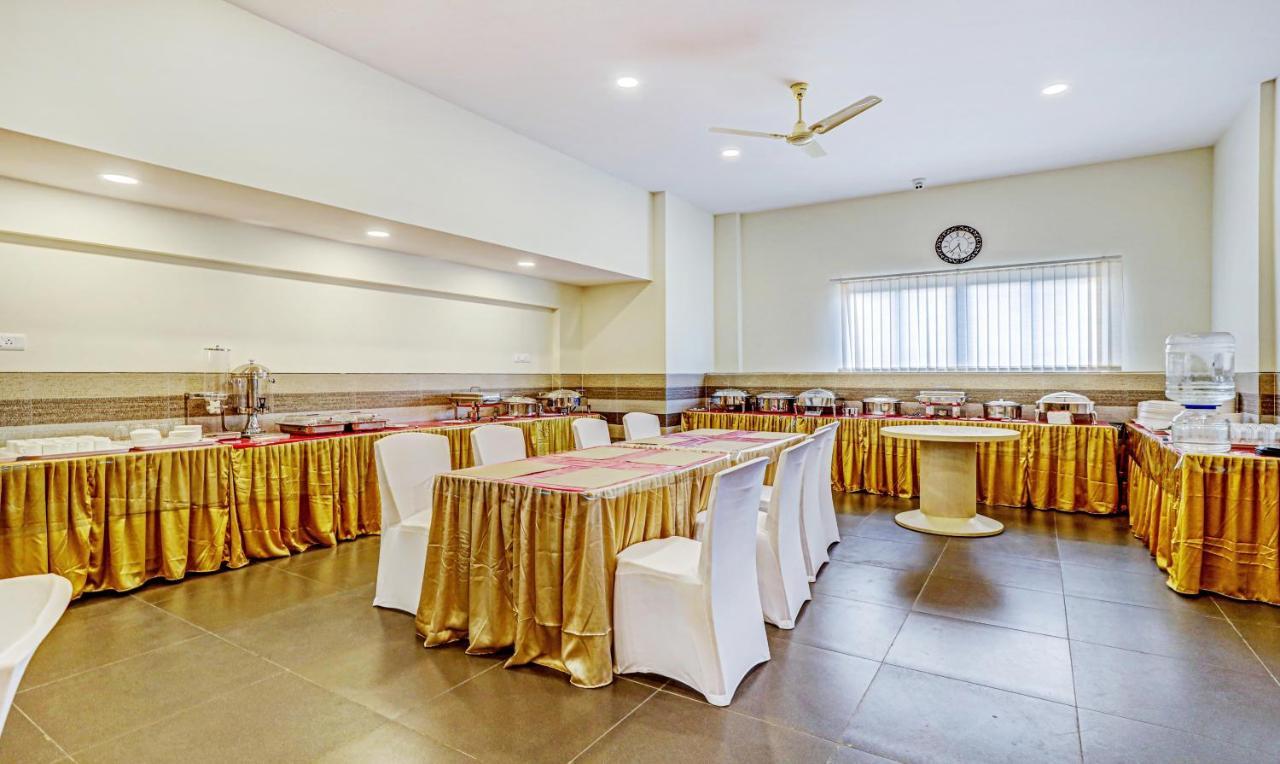 Treebo Galaxy Suites Mathikere 班加罗尔 外观 照片